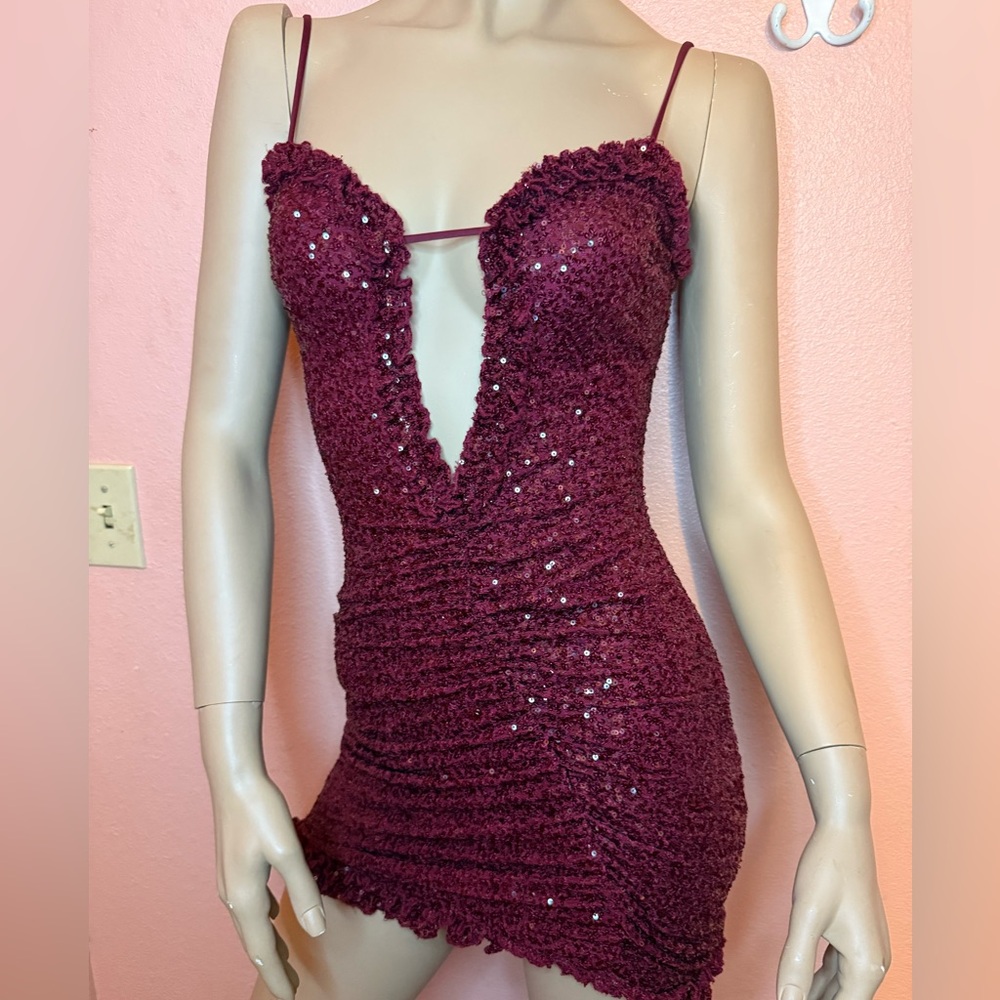 Windsor Burgundy Sequin Ruched Bodycon Mini Dress XS Deep V Plunge Party